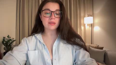 Ariana online show from August 5, 7:45 pm