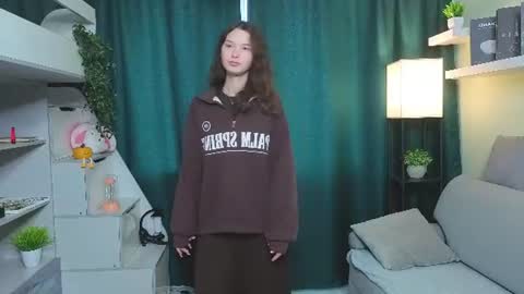 Mila online show from August 15, 6:28 am
