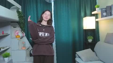 Mila online show from August 15, 8:40 am