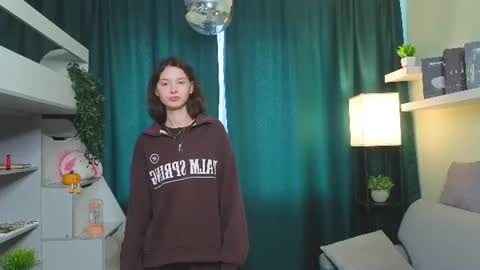 Mila online show from August 15, 9:46 am