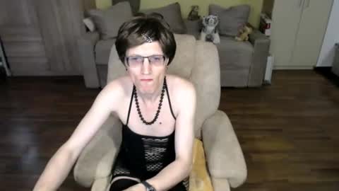 Clementine online show from August 11, 10:39 am