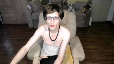 Clementine online show from August 13, 11:57 am