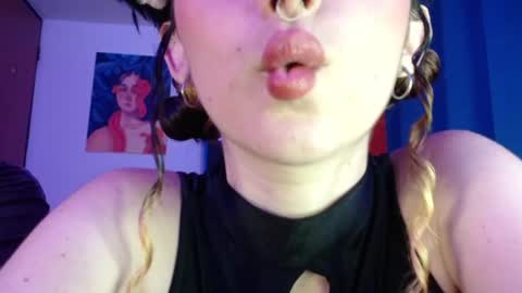 TwinFlamesXX online show from July 1, 3:07 am