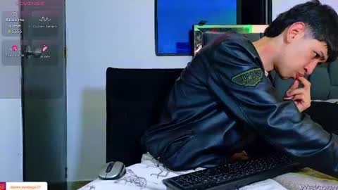 Mr Daren online show from August 14, 1:53 am