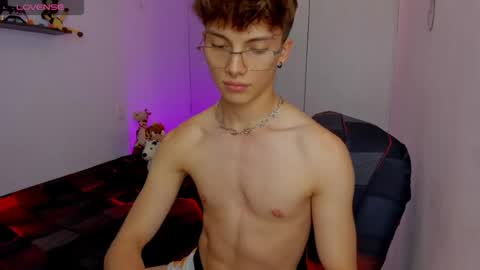 twink_dream__ online show from June 9, 3:24 am
