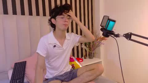 Sebastin online show from August 12, 8:22 pm
