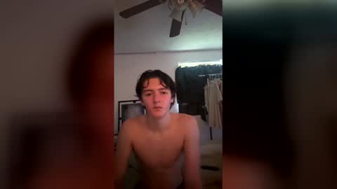 twinkboyboi69 online show from April 13, 2:20 pm