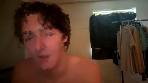 twinkboyboi69 online show from April 13, 7:02 pm