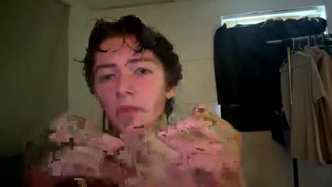 twinkboyboi69 online show from April 14, 3:19 pm