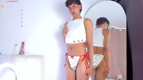 twinksboys_23 online show from August 4, 12:46 pm