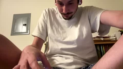 TwinkyMcgee online show from June 28, 6:27 am