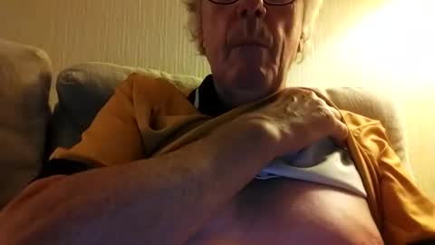 Leslie online show from July 6, 10:35 pm