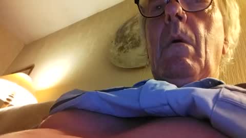 Leslie online show from July 25, 10:58 pm