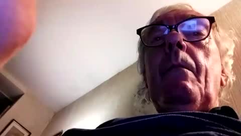 Leslie online show from August 12, 10:45 pm