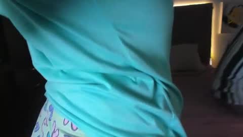J  Ale online show from July 4, 2:52 pm