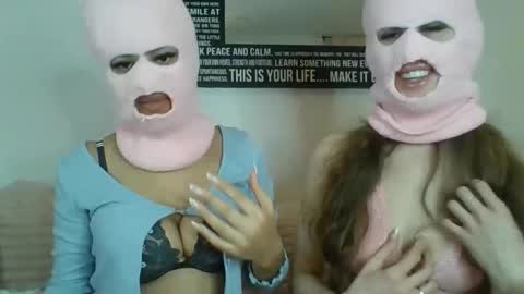 two girls one cam online show from March 13, 3:15 am