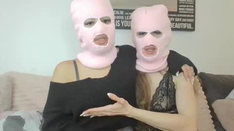 two girls one cam online show from March 13, 5:42 pm