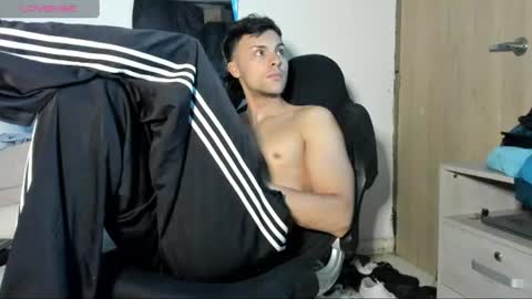 tyler_axel online show from August 15, 3:21 am