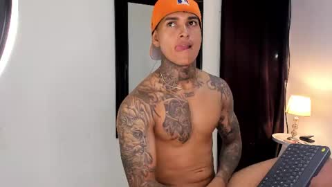 tyler_bell_ online show from July 24, 5:21 am