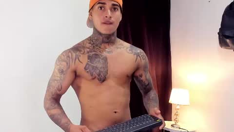 tyler_bell_ online show from July 28, 3:12 am