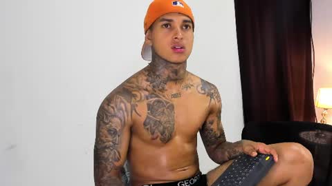 tyler_bell_ online show from August 4, 9:39 am