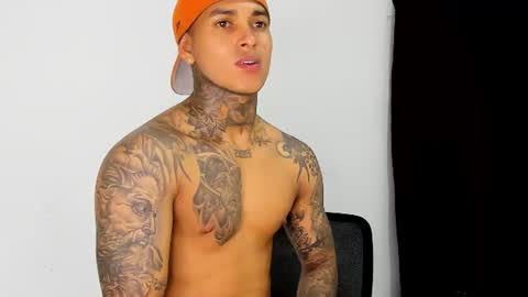 tyler_bell_ online show from August 7, 3:17 am