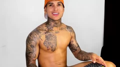 tyler_bell_ online show from August 8, 5:40 am