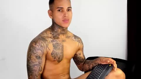tyler_bell_ online show from August 8, 6:46 am