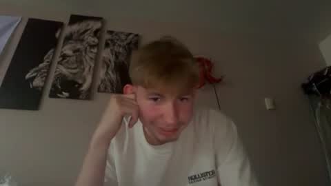 tyler_fox0 online show from July 28, 3:23 am