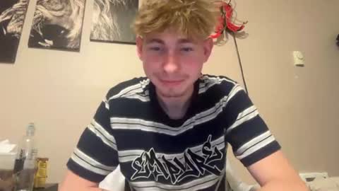 tyler_fox0 online show from July 31, 5:57 am