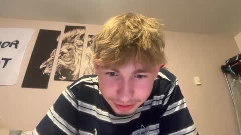 tyler_fox0 online show from July 31, 8:09 am