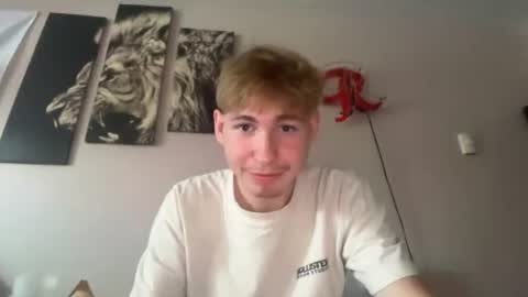 tyler_fox0 online show from August 1, 3:01 am