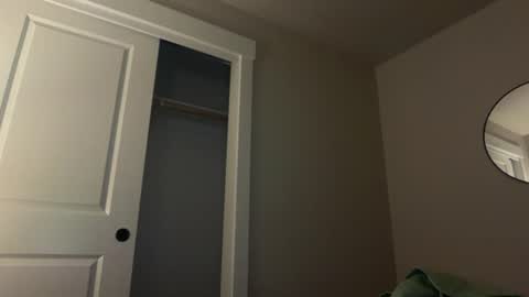 tyler_fox0 online show from August 5, 5:38 am