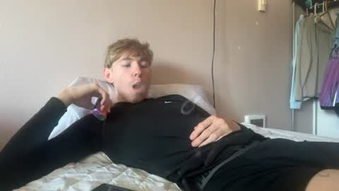 tyler_fox0 online show from August 9, 2:01 am