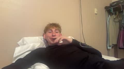 tyler_fox0 online show from August 12, 5:43 am