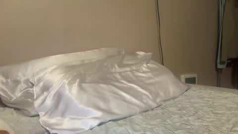 tyler_fox0 online show from August 13, 4:26 am