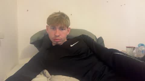 tyler_fox0 online show from August 14, 3:43 am