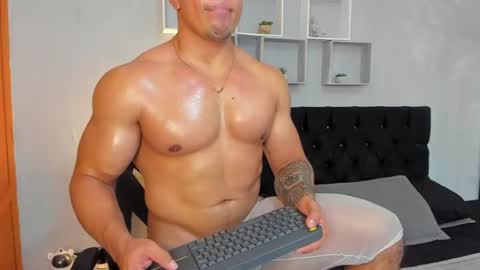 tyler_hank1 online show from July 30, 2:08 am