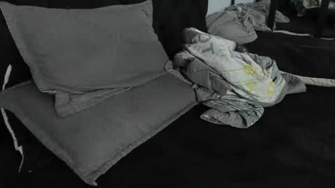 tyler_hank1 online show from August 4, 1:52 pm