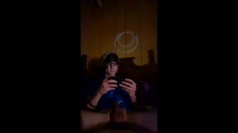 tylerlee199169 online show from May 2, 7:46 am