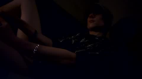 tylerlee199169 online show from May 18, 2:39 pm
