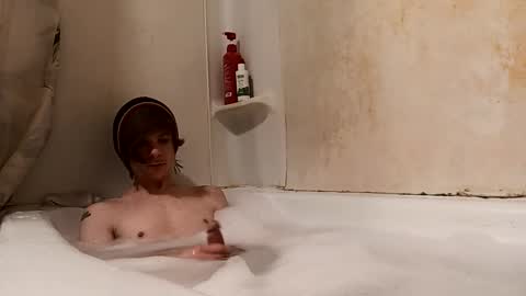 tylerlee199169 online show from May 19, 1:01 pm