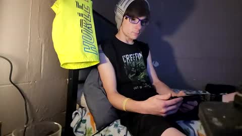 tylerlee199169 online show from June 15, 3:32 pm