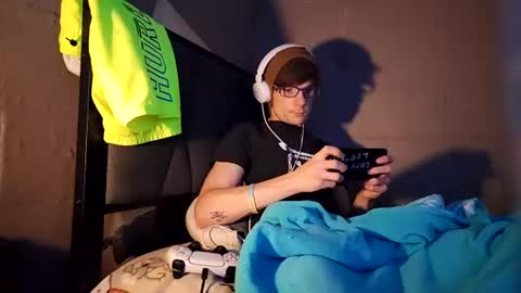 tylerlee199169 online show from June 22, 1:12 pm