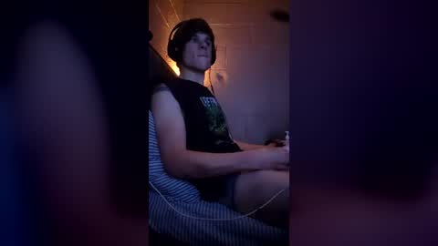 tylerlee199169 online show from August 10, 10:49 am