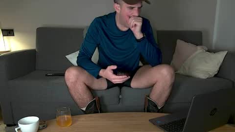 TylerLogan813 online show from February 26, 11:36 pm