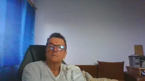 ulmeni4 online show from June 16, 3:27 am
