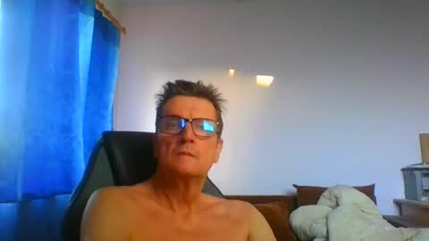 ulmeni4 online show from August 11, 5:04 pm