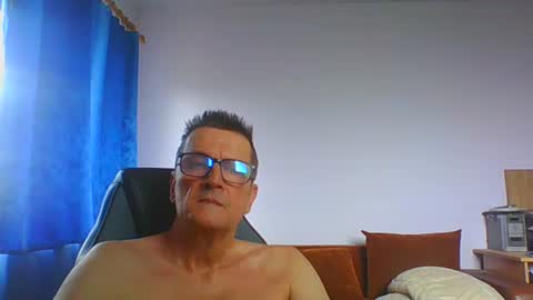 ulmeni7 online show from July 3, 1:46 pm