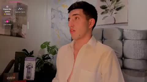 un_sluttyy online show from September 1, 3:35 pm